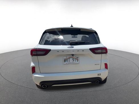 Used 2023 Ford Escape ST-Line image 12