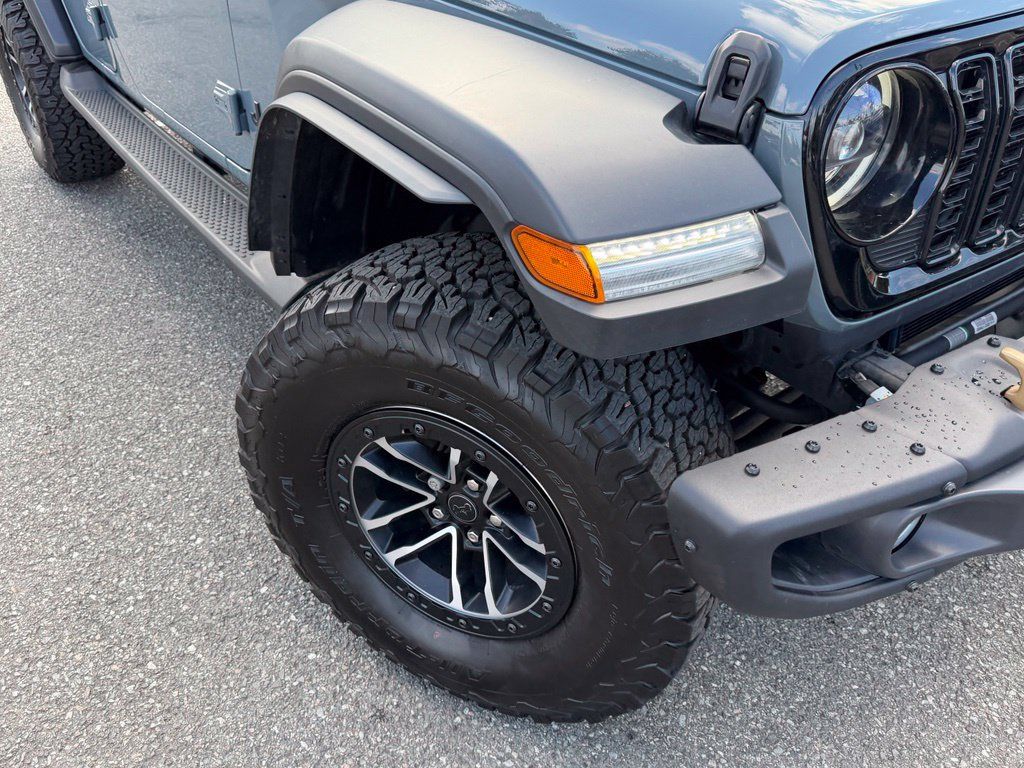 Used 2024 Jeep Wrangler Unlimited Sport AWD/4WD image 2