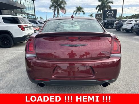 Used 2023 Chrysler 300 C image 9