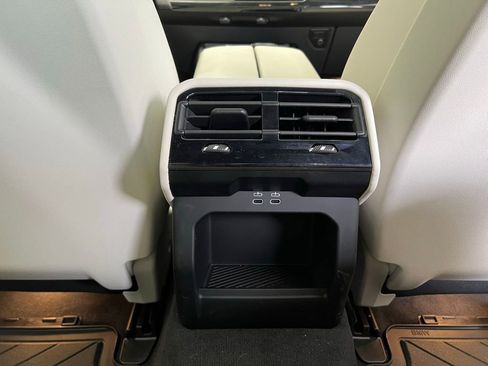 Certified 2025 BMW 530i image 9