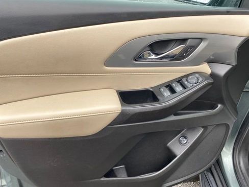 Certified 2023 Chevrolet Traverse LT image 16