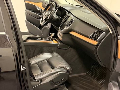 Used 2019 Volvo XC90 T6 Inscription w/ Luxury Package image 12