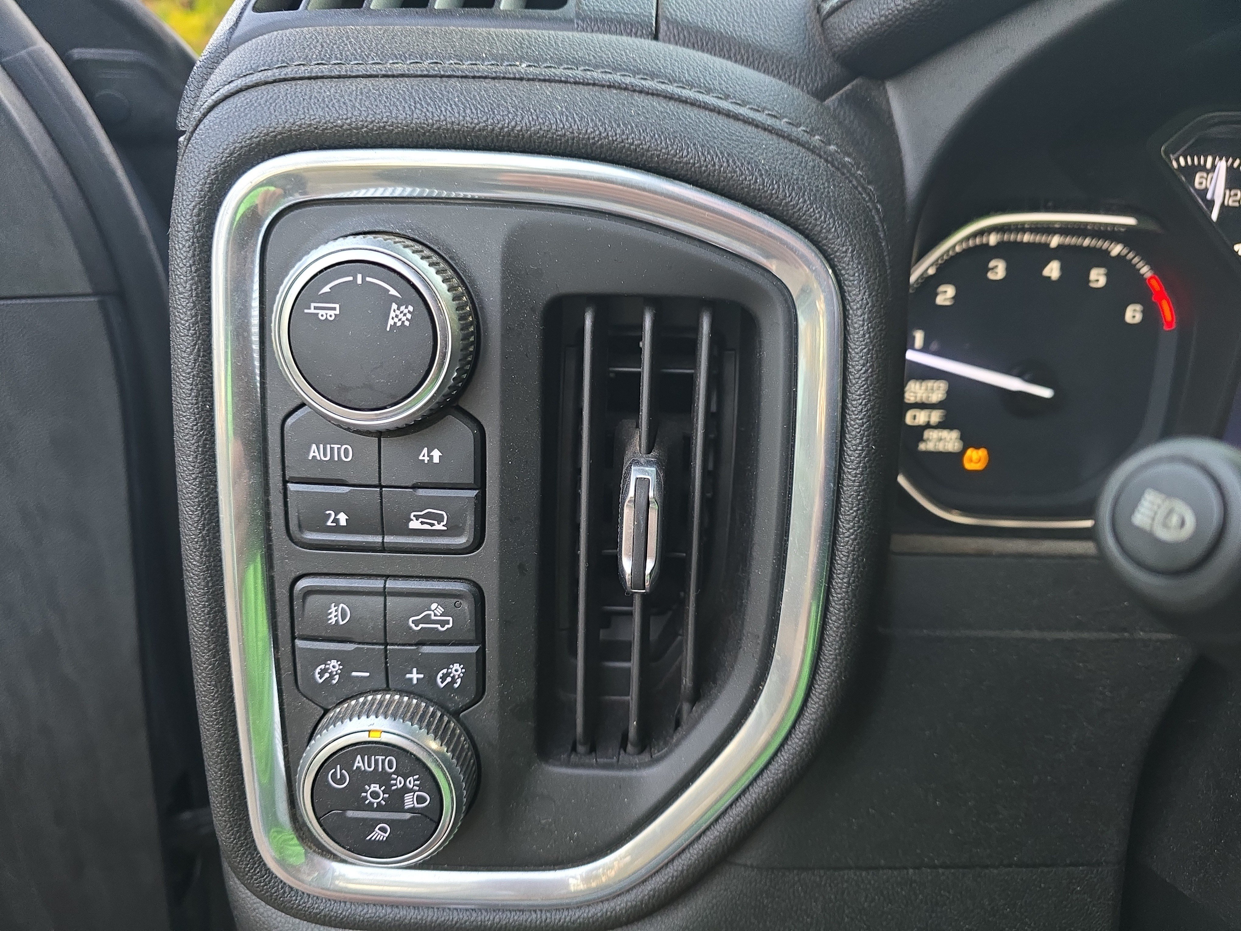 Used 2019 GMC Sierra 1500 SLT w/ SLT Premium Plus Package AWD/4WD image 21