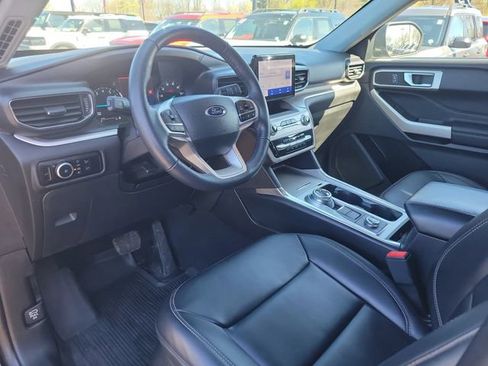 Certified 2023 Ford Explorer XLT w/ Equipment Group 202A AWD/4WD image 13