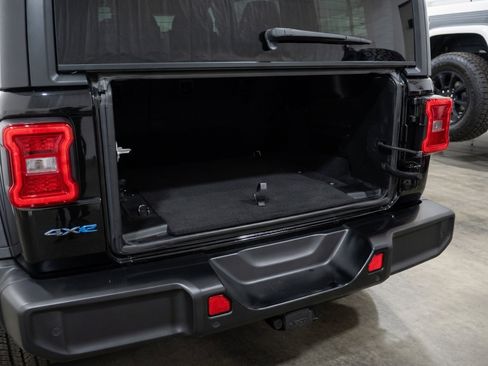 Used 2024 Jeep Wrangler Unlimited Rubicon 4xe w/ Safety Group AWD/4WD image 18