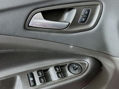 Used 2017 Ford Escape SE image 15