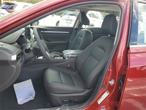 New 2025 Nissan Altima 2.5 SL image 13