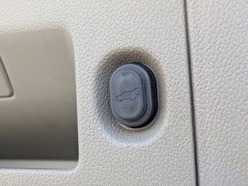 Used 2016 Chevrolet Suburban LTZ image 14