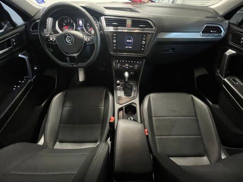 Used 2020 Volkswagen Tiguan SE FWD image 17