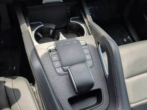 Used 2025 Mercedes-Benz GLE 450 4MATIC image 25