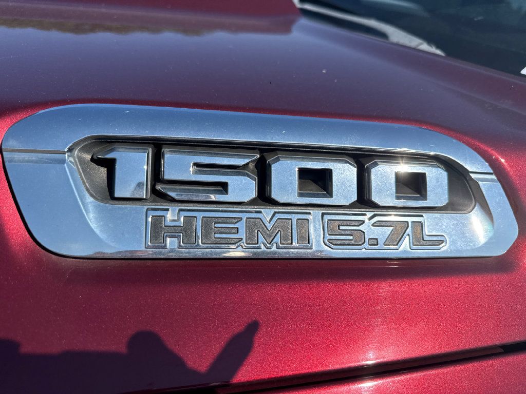 Used 2019 RAM 1500 Laramie AWD/4WD image 10