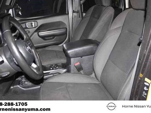 Used 2021 Jeep Gladiator Sport image 4