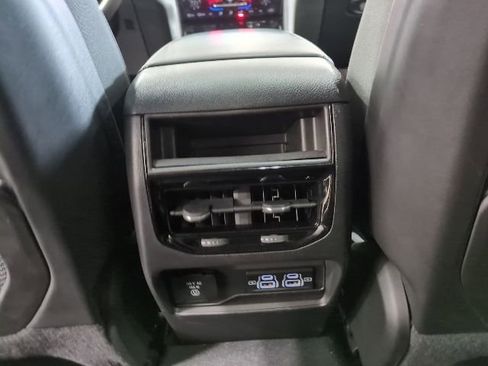 Used 2023 Jeep Grand Cherokee Altitude AWD/4WD image 21