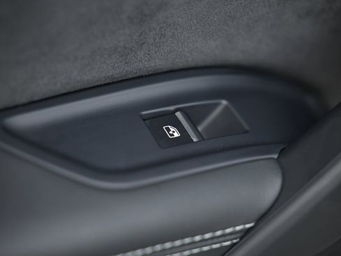 Used 2024 Audi SQ5 Premium Plus w/ Premium Plus Package image 24