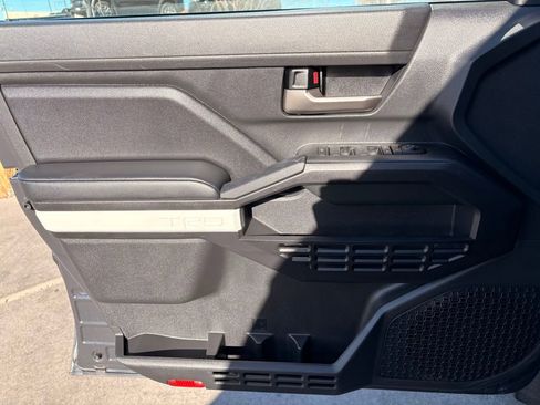 Used 2024 Toyota Tacoma TRD Sport image 9