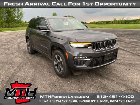 Used 2022 Jeep Grand Cherokee Limited 4xe AWD/4WD image 2