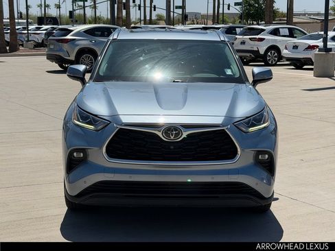 Used 2020 Toyota Highlander Limited FWD image 5