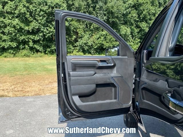Used 2023 Chevrolet Silverado 1500 RST AWD/4WD image 15