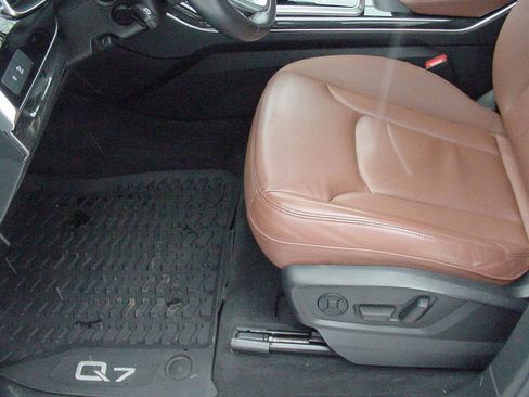 Used 2021 Audi Q7 3.0T Premium Plus w/ Premium Plus Package image 14