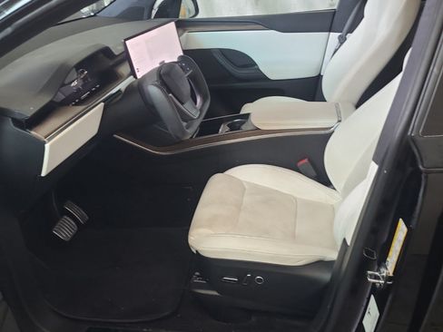 Used 2023 Tesla Model X AWD/4WD image 3
