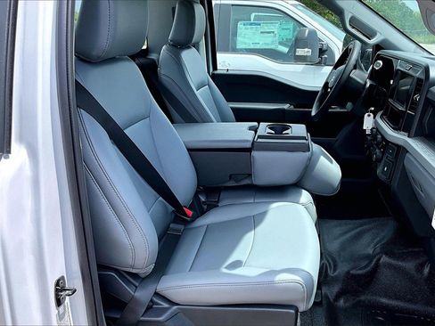 New 2025 Ford F450 XL image 2