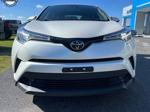 Used 2018 Toyota C-HR XLE image 3