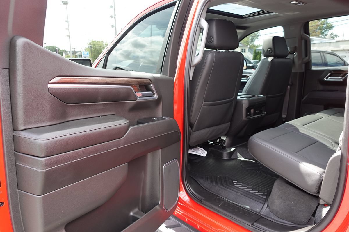 Used 2022 Chevrolet Silverado 1500 LT Trail Boss w/ LT Trail Boss Premium Package AWD/4WD image 26