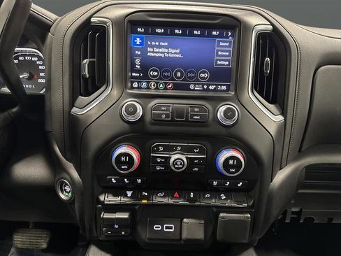 Used 2023 GMC Sierra 2500 AT4 w/ AT4 Preferred Package image 8