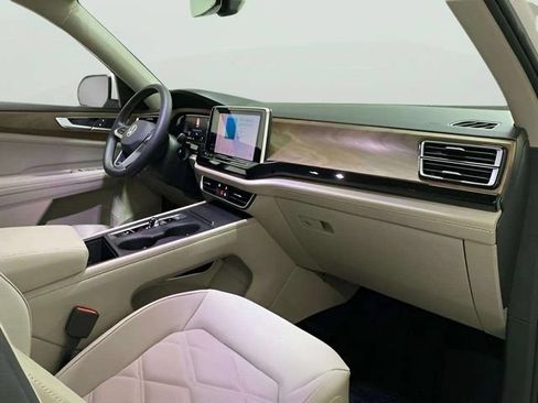 Used 2024 Volkswagen Atlas SE FWD image 91