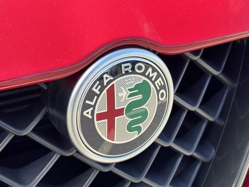 Certified 2023 Alfa Romeo Giulia Quadrifoglio RWD image 12