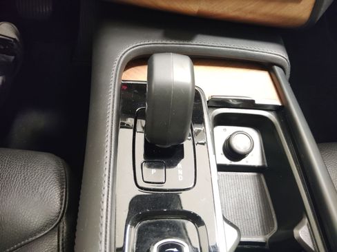 Used 2023 Volvo XC90 B6 Core w/ Protection Package Premier image 15