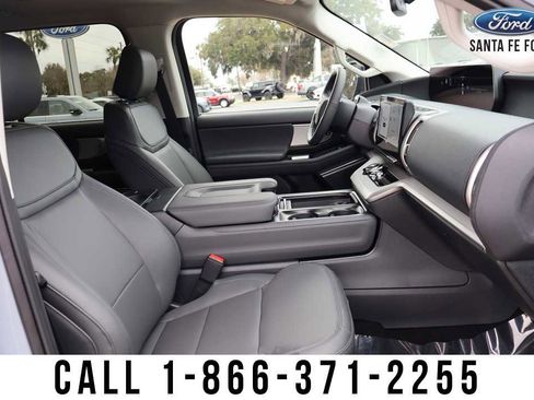 New 2026 Ford Expedition Active image 28