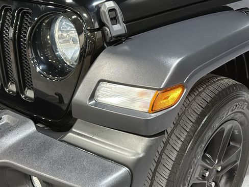 Used 2022 Jeep Wrangler Unlimited Sport AWD/4WD image 7