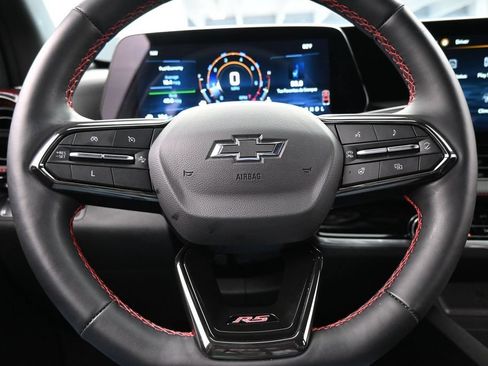 Used 2025 Chevrolet Equinox RS FWD image 25
