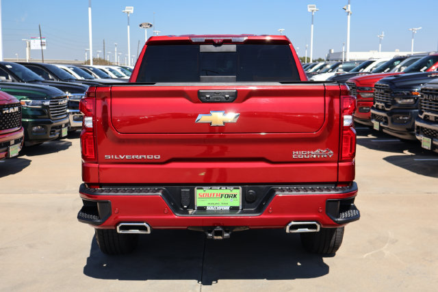 Used 2025 Chevrolet Silverado 1500 High Country w/ High Country Premium Package AWD/4WD image 5