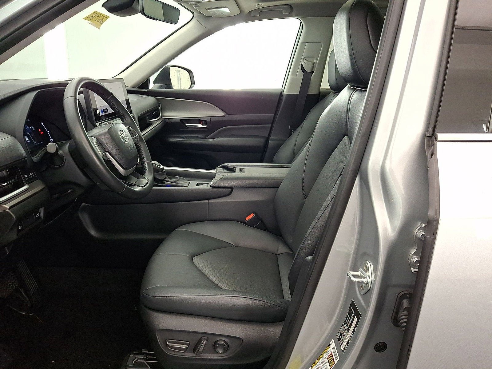 Certified 2024 Toyota Grand Highlander AWD image 3