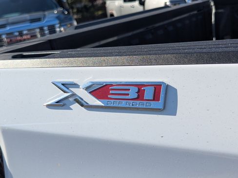 New 2026 GMC Sierra 1500 SLT w/ SLT Premium Plus Package image 12