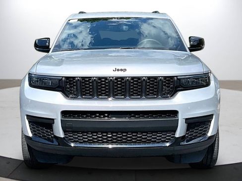 Used 2023 Jeep Grand Cherokee L Laredo AWD/4WD image 3