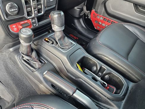 Used 2020 Jeep Gladiator Rubicon w/ Cold Weather Group image 25