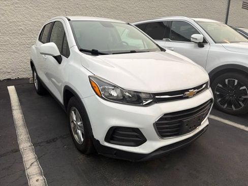 Used 2019 Chevrolet Trax LS w/ Tint and Cruise Package FWD image 3