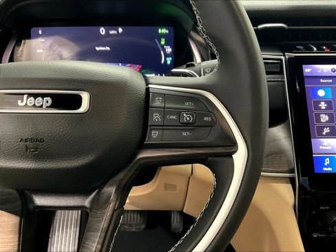 Used 2023 Jeep Grand Cherokee 4WD 4xe image 24
