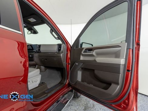 Used 2023 GMC Sierra 1500 SLT image 39