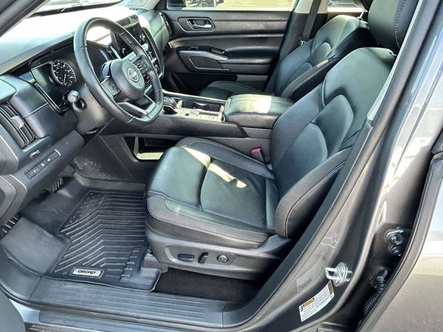 Used 2024 Nissan Pathfinder SL w/ SL Premium Package FWD image 27