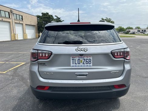Used 2022 Jeep Compass Latitude AWD/4WD image 6