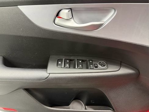Used 2023 Kia Forte LXS FWD image 13