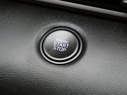 Certified 2025 Hyundai Elantra Sport image 29