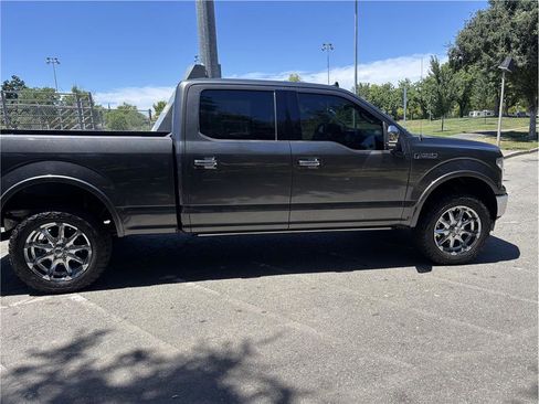 Used 2019 Ford F150 Lariat w/ Equipment Group 502A Luxury AWD/4WD image 8