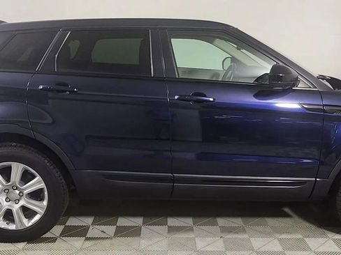 Used 2019 Land Rover Range Rover Evoque SE AWD/4WD image 30