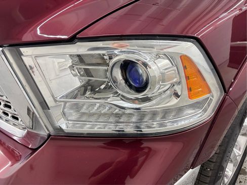 Used 2018 RAM 1500 Laramie w/ Convenience Group AWD/4WD image 32