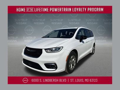 Used 2024 Chrysler Pacifica Limited